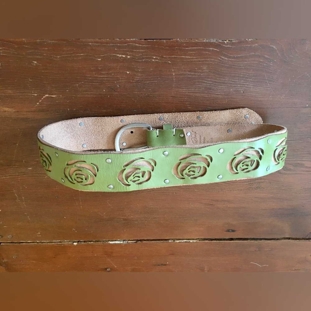 Gorgeous NEW “ROUGH ROSES’ handmade leather belt - Picture 6 of 9